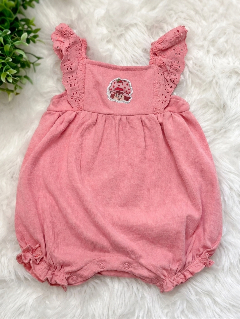 Strawberry Shortcake Baby Girls 9M Pink Bubble Romper Eyelet Ruffle One Piece
